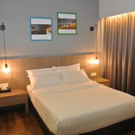 Riverside Boutique Hotel Kuantan Buitenkant foto